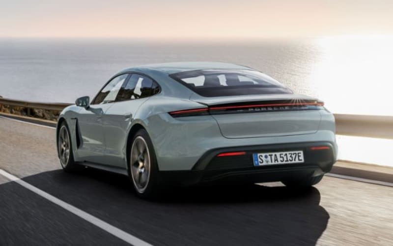How Porsche Bakersfield Helps You Choose the Right Option