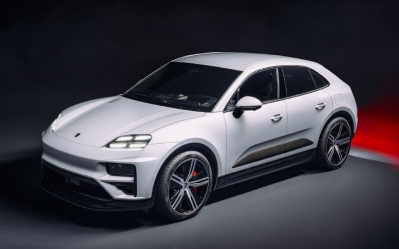2024 Porsche Macan Overview
